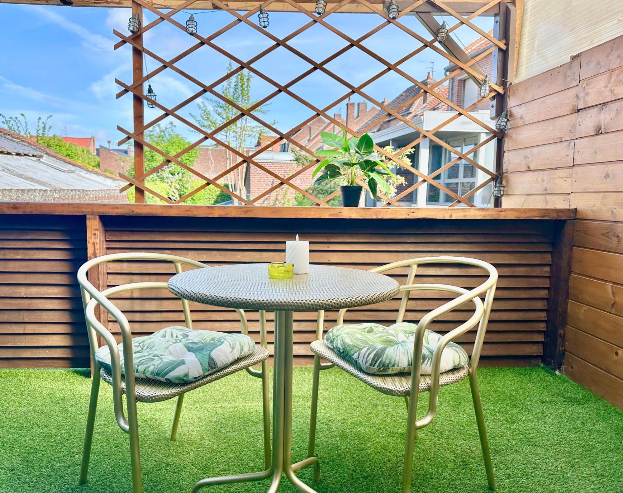 La Terrasse, Train Lens - Paris Trajet D'Environ 1 Heure 10 Minutesアパートメント エクステリア 写真